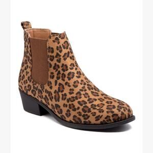Leopard ankle boot EUC 8.5